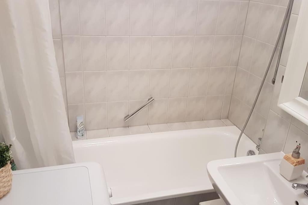 2 Room Apartment Near Station Neustadt In Dresden Neustadt エクステリア 写真